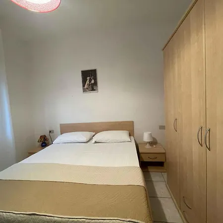 Apartment In 27837
